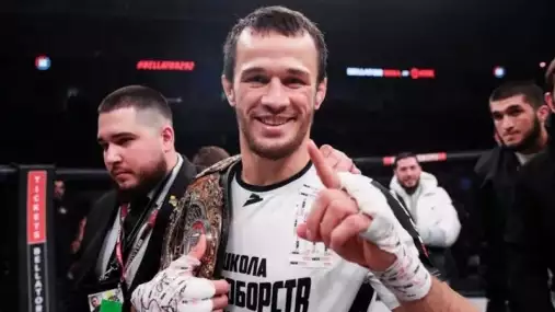 Pohroma! Nurmagomedov neprošel testem na doping. Přichází o výhru i pás šampiona, navíc čelí dlouhé stopce