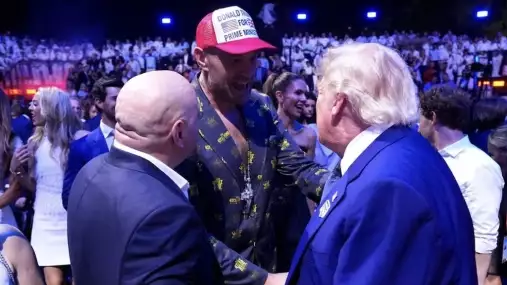 Tyson Fury v kleci UFC? Legendární boxer láká na velkou novinku a zápas s Joshuou